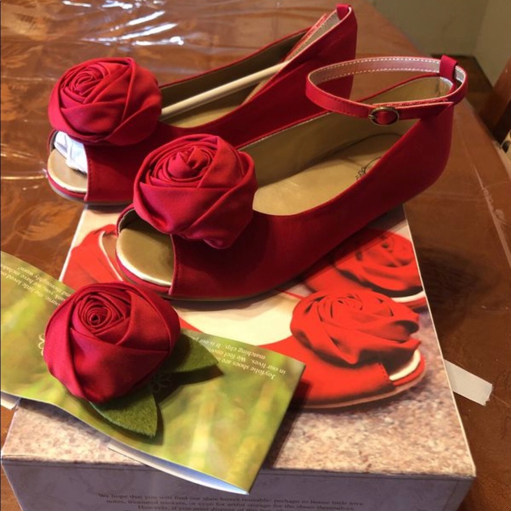 Youth shoes